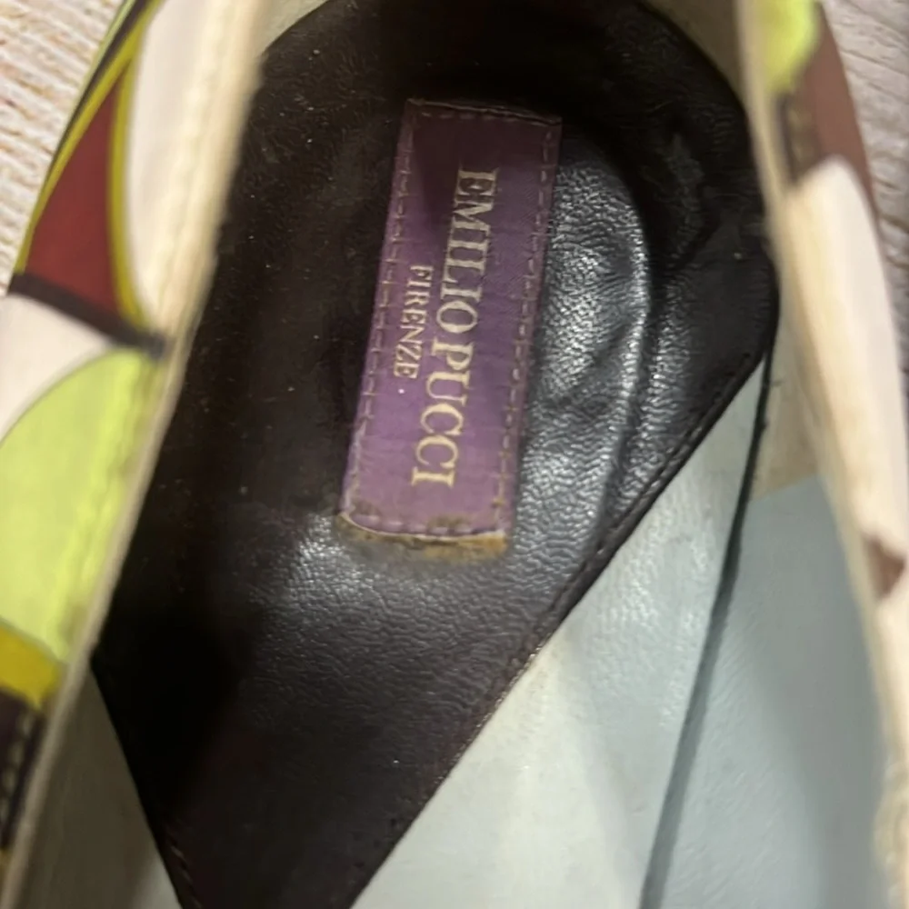 Emilio Pucci Pink and Green Geometric Flats - Picture 3 of 6